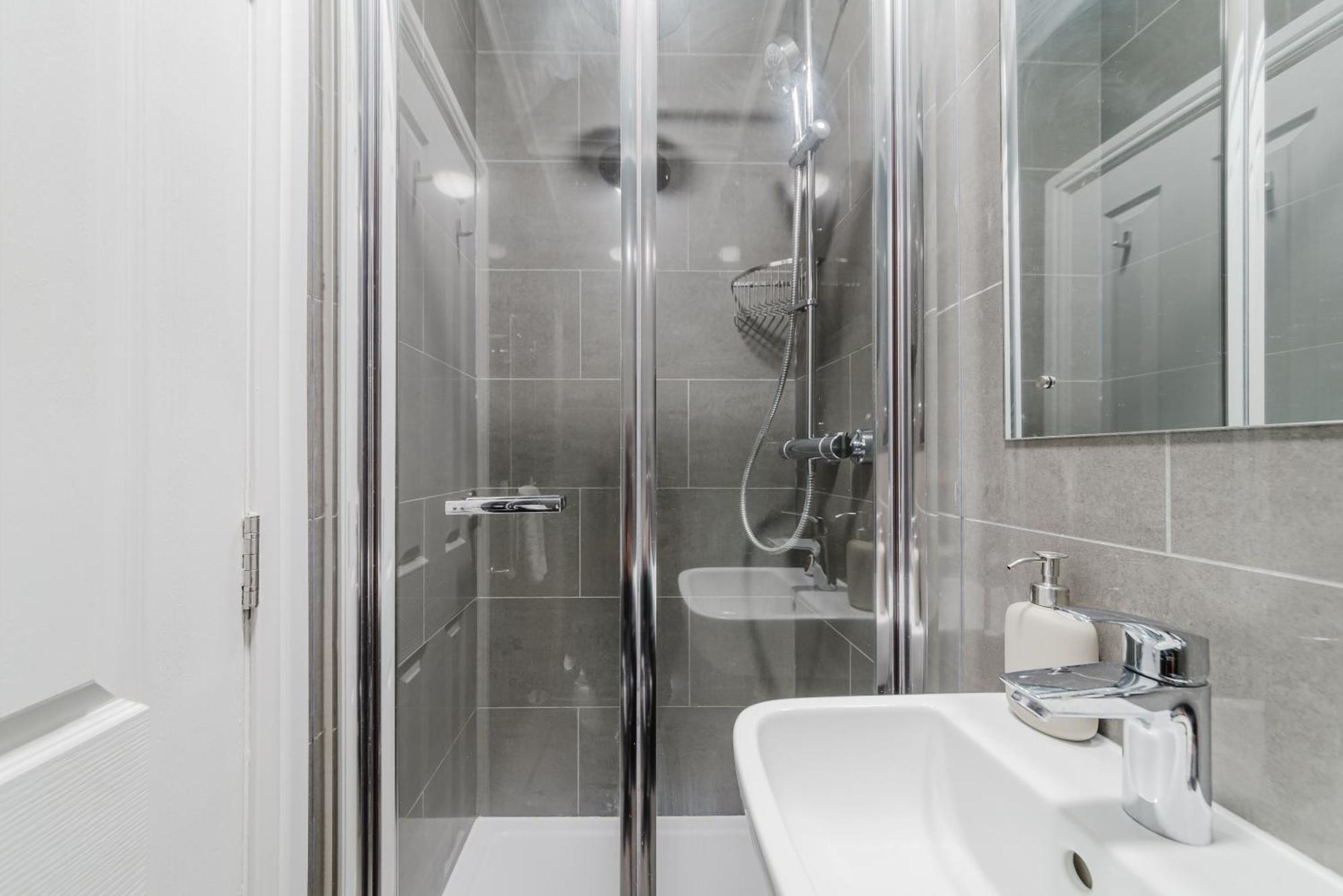Modern Cosy Corner Flat 3 Bed And Loft Sleep 7 People Διαμέρισμα Λονδίνο Εξωτερικό φωτογραφία