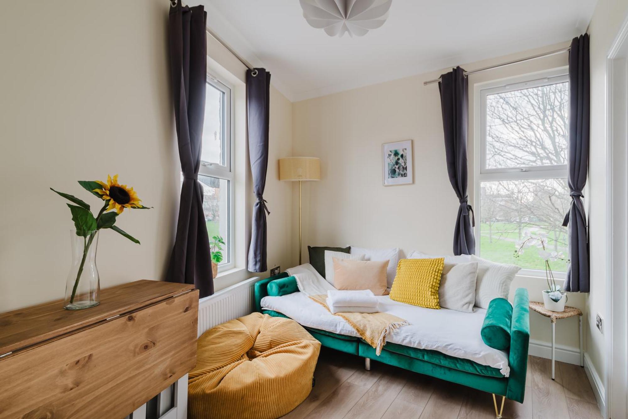 Modern Cosy Corner Flat 3 Bed And Loft Sleep 7 People Διαμέρισμα Λονδίνο Εξωτερικό φωτογραφία